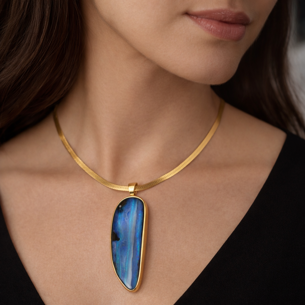 Anhänger mit Opal 17,96 g. aus 18 Karat Gelbgold