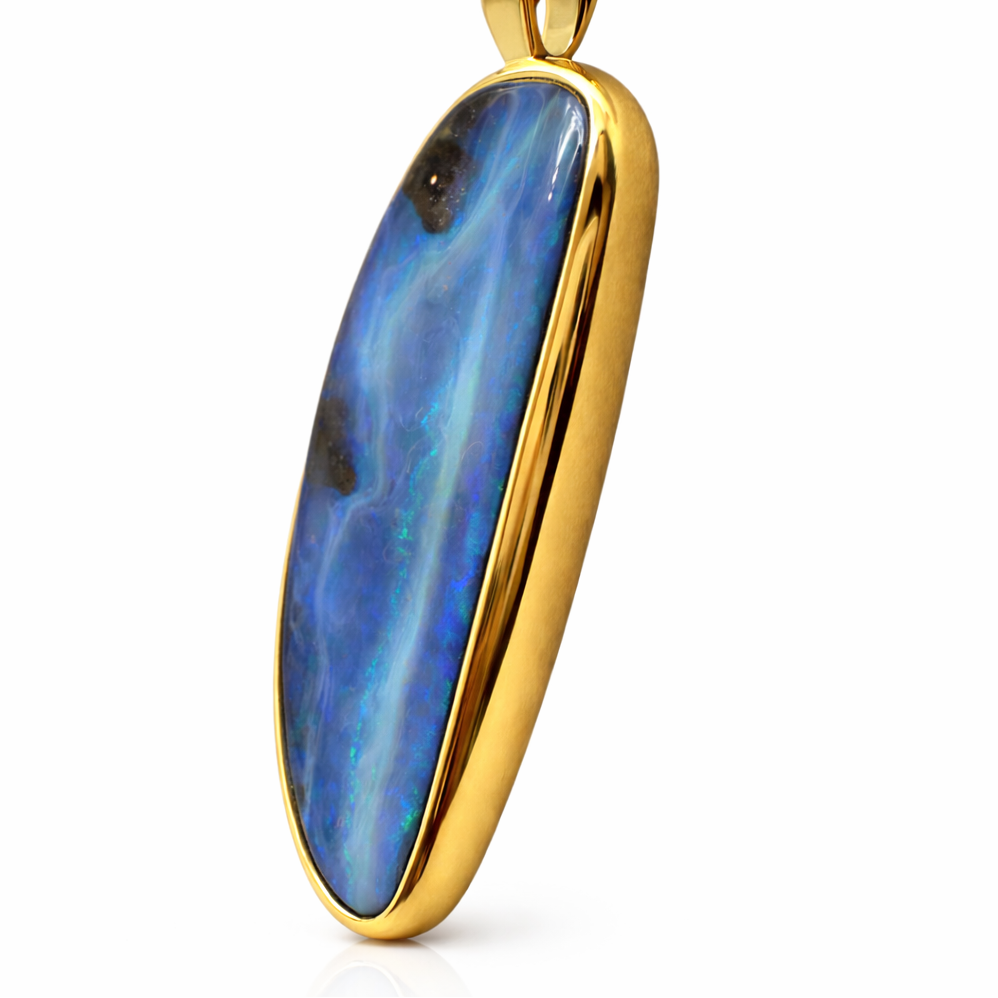 Anhänger mit Opal 17,96 g. aus 18 Karat Gelbgold