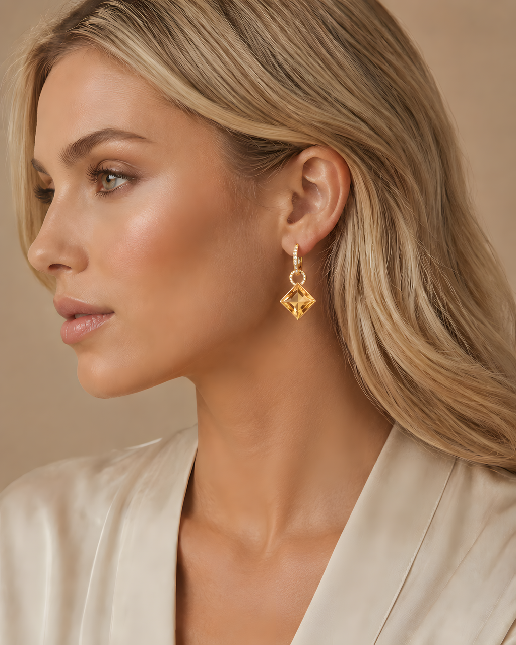 Ohrgehänge mit Citrin 7,46ct. und Brillanten 0,25ct. in 18 Karat Gelbgold