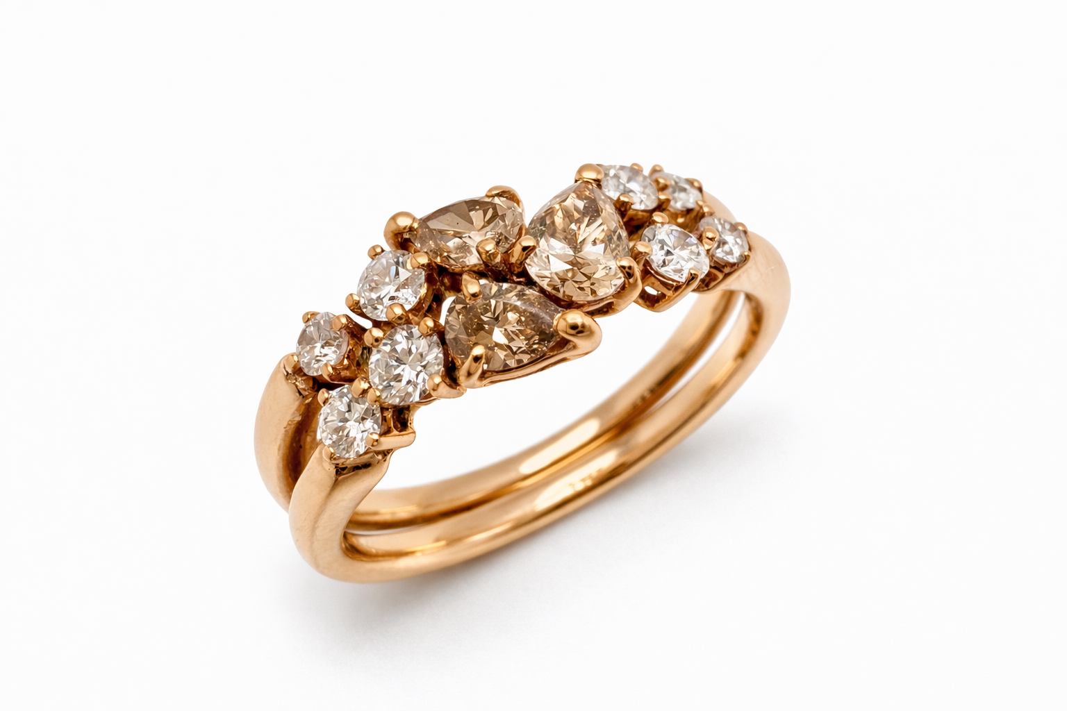 Ring mit weißen 0,32 ct und braunen Diamanten 0,38 ct in 18 Karat Roségold