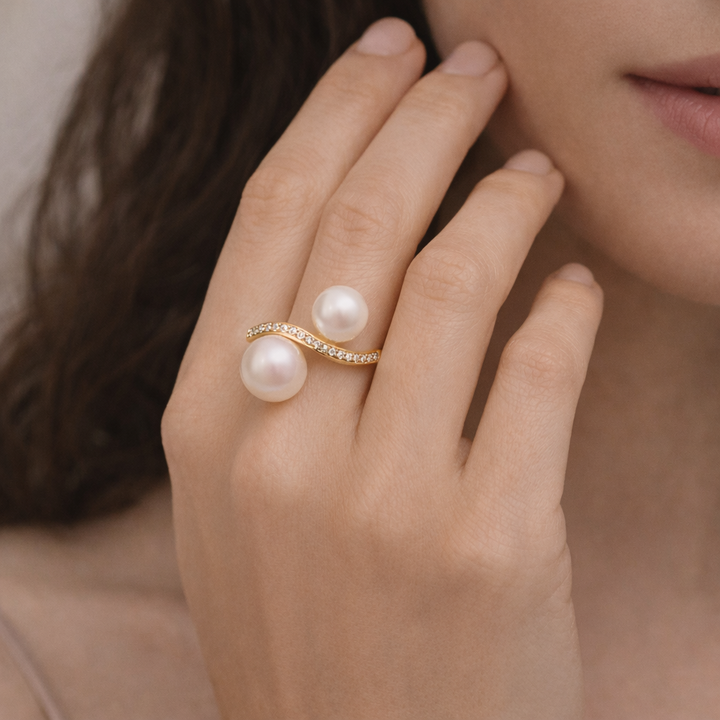 Ring mit Akoyaperle 7,5–8 mm und Diamanten 0,10 ct. aus 18 Karat Gelbgold