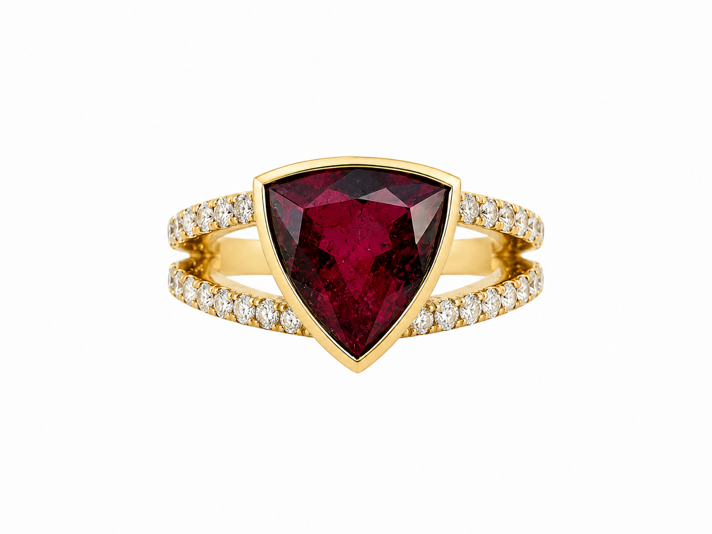 Ring mit Turmalin 2,37ct. und Brillanten 0,66ct. in 18 Karat Gelbgold