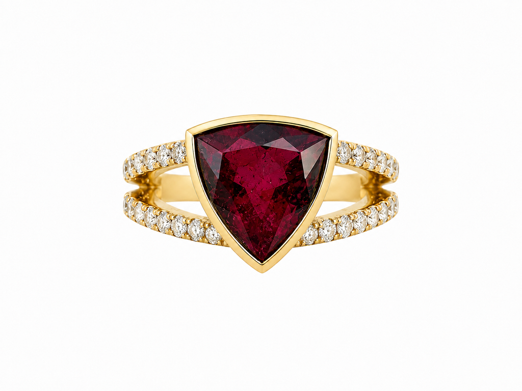 Ring mit Turmalin 2,37ct. und Brillanten 0,66ct. in 18 Karat Gelbgold