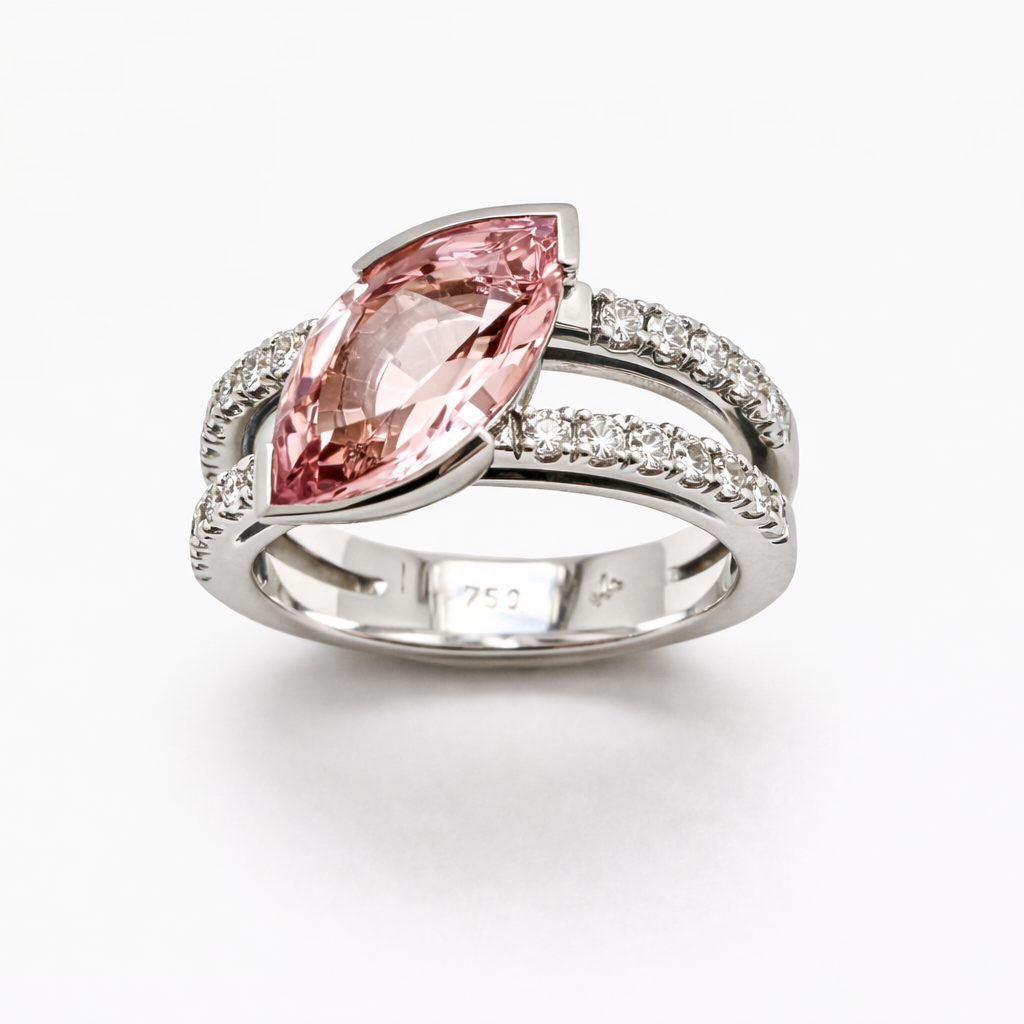 Ring in 18 Karat Weißgold mit 2,53 ct. Morganit und 0,44 ct. Brillanten handgefertigt
