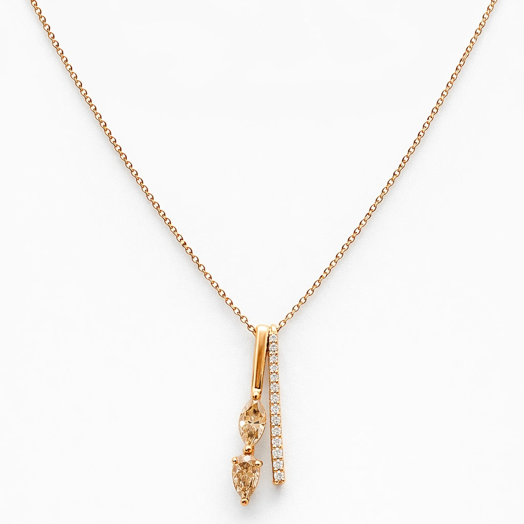 Collier und Anhänger mit Braunen und Weissen Diamanten