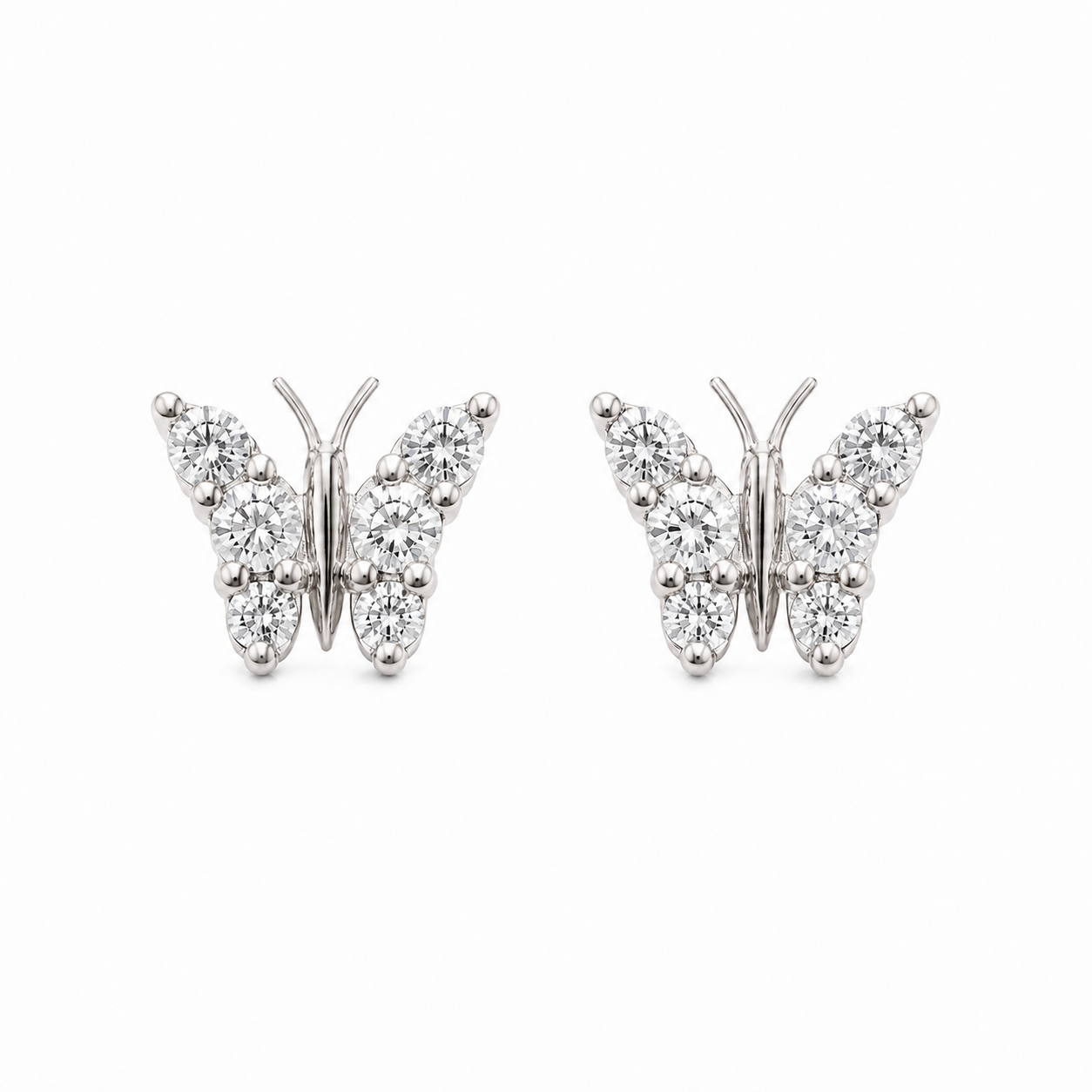 Ohrschmuck in Schmetterlingsform mit Brillanten aus 18 Karat Weißgold