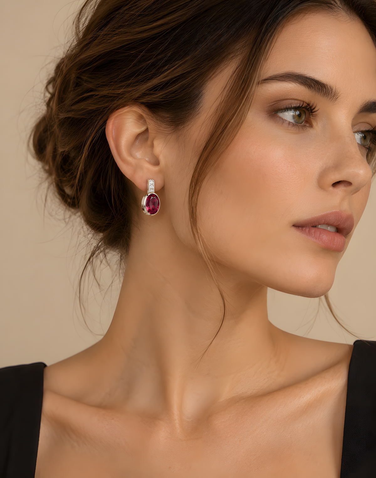 Ohrstecker mit Rhodolith 3,36 ct und Brillanten 0,09ct in 18 Karat Weißgold
