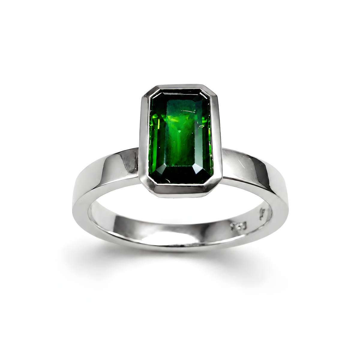 Ring mit grünem Turmalin 1,88 ct. in 18 Karat 6,55g Weißgold