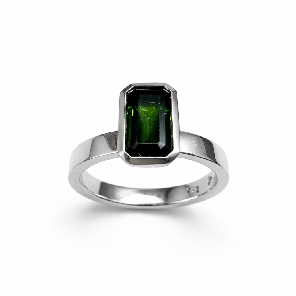 Ring mit grünem Turmalin 1,88 ct. in 18 Karat 6,55g Weißgold