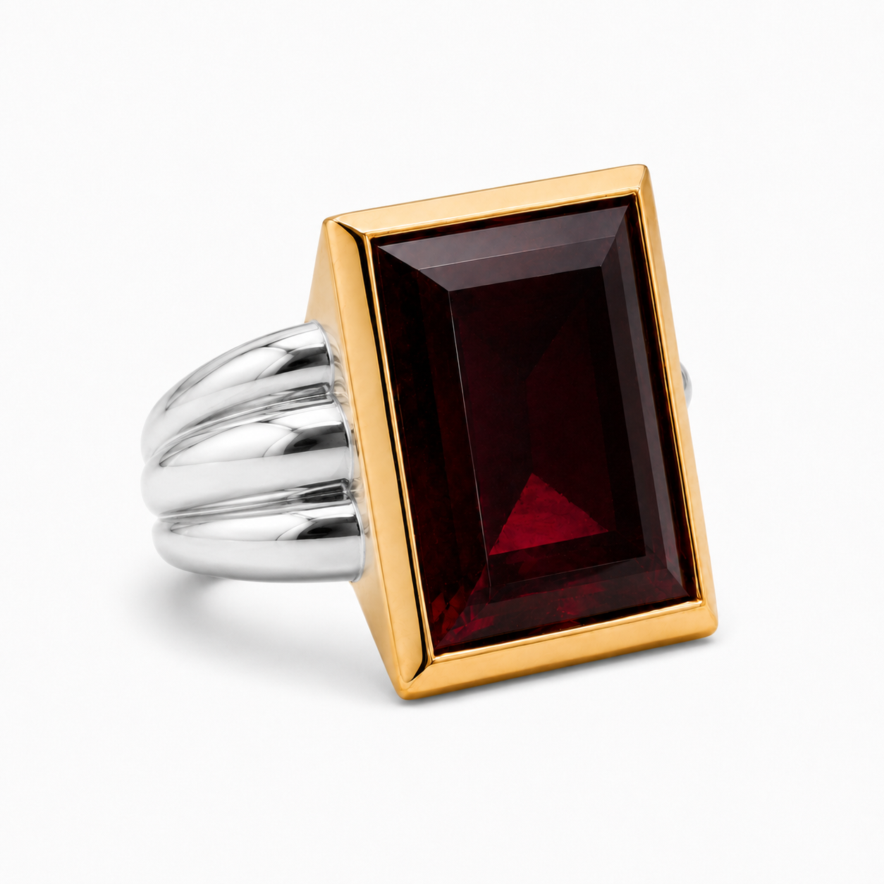Ring mit Rhodolith 10,64 ct. in 18 Karat Roségold und Weissgold