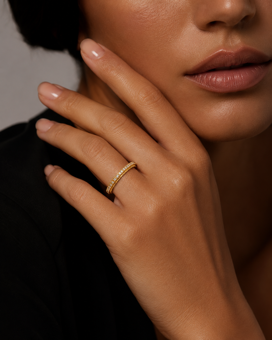 Ring mit drehbaren Schienen (individualisierbar) aus 18 Karat Gold mit 34 Brillanten 0,72 ct.
