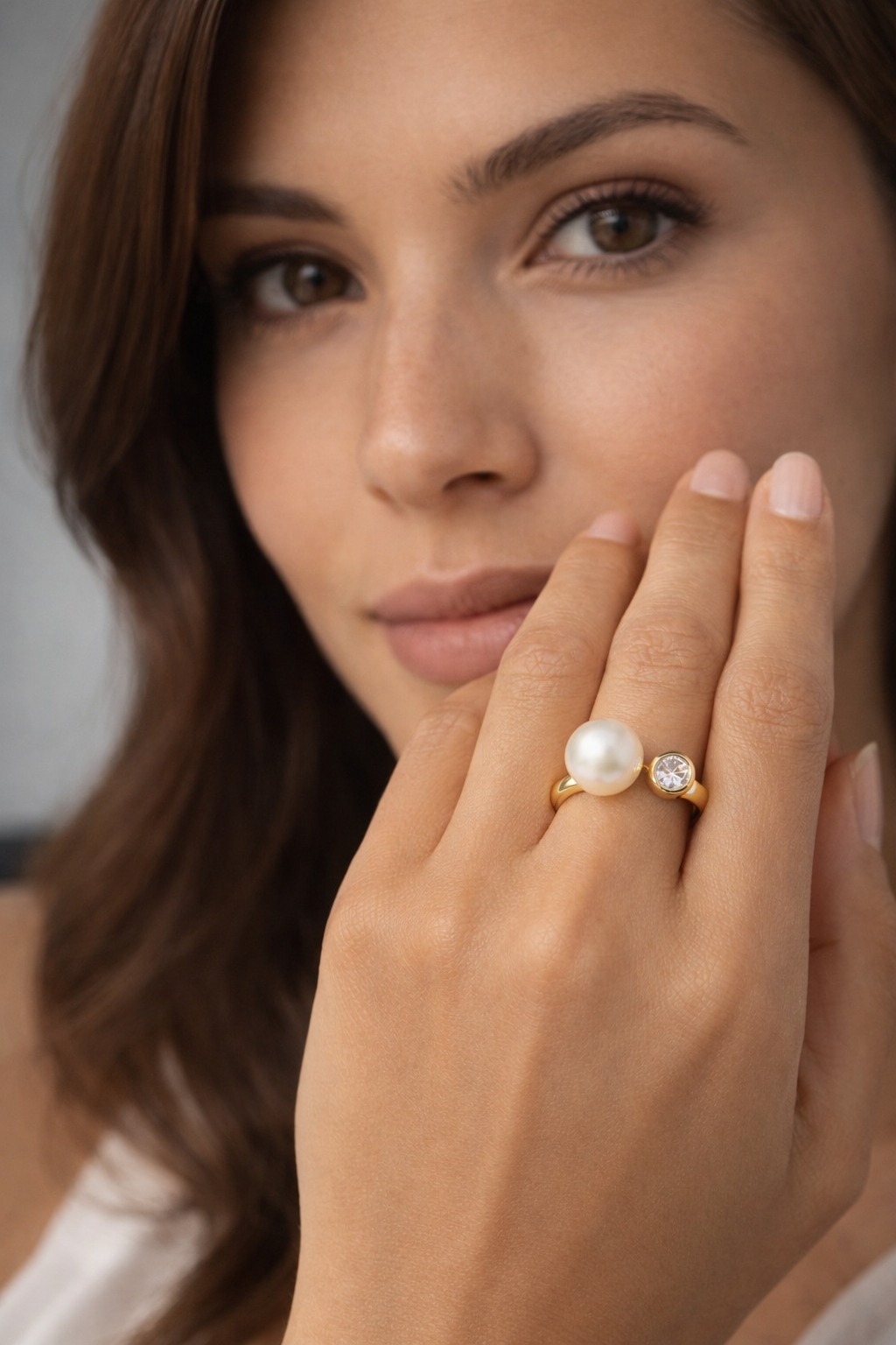 Ring mit Süßwasserperle und Brillant 0,21 ct.