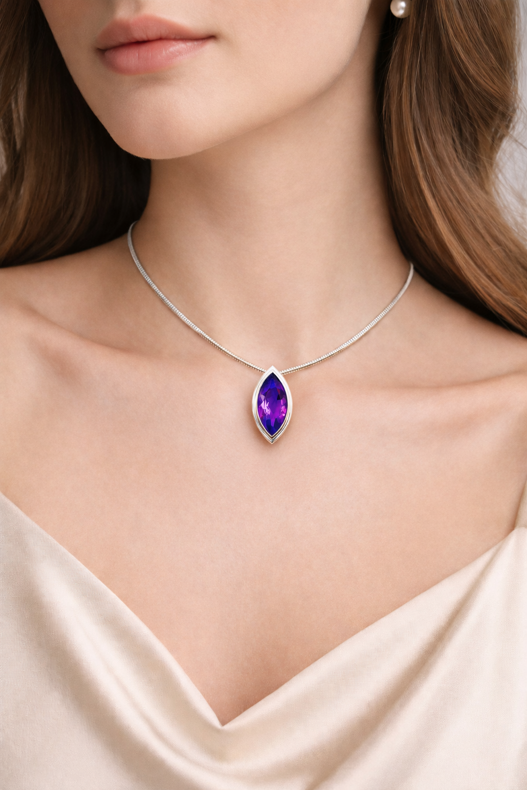 Anhänger mit 6,39 ct. Amethyst in 18 Karat Weißgold