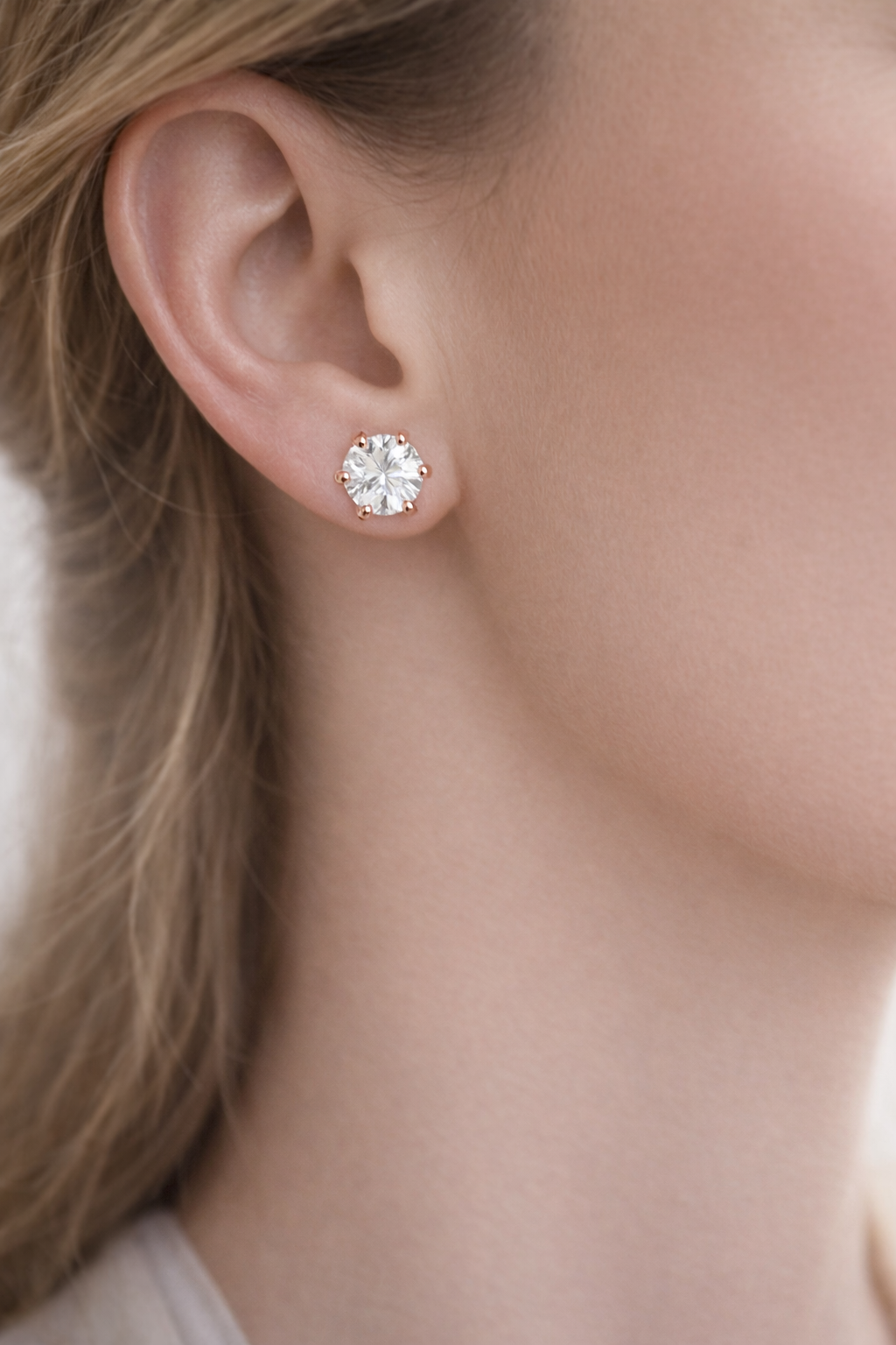 Ohrschmuck mit Brillanten 0,90 ct. in 18 Karat Rotgold