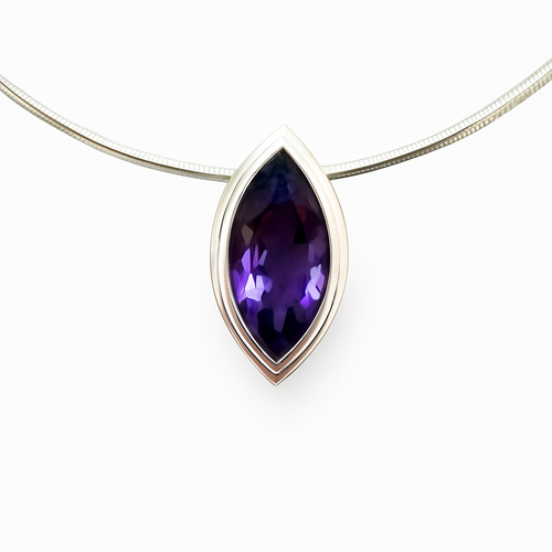 Anhänger mit 6,39 ct. Amethyst in 18 Karat Weißgold
