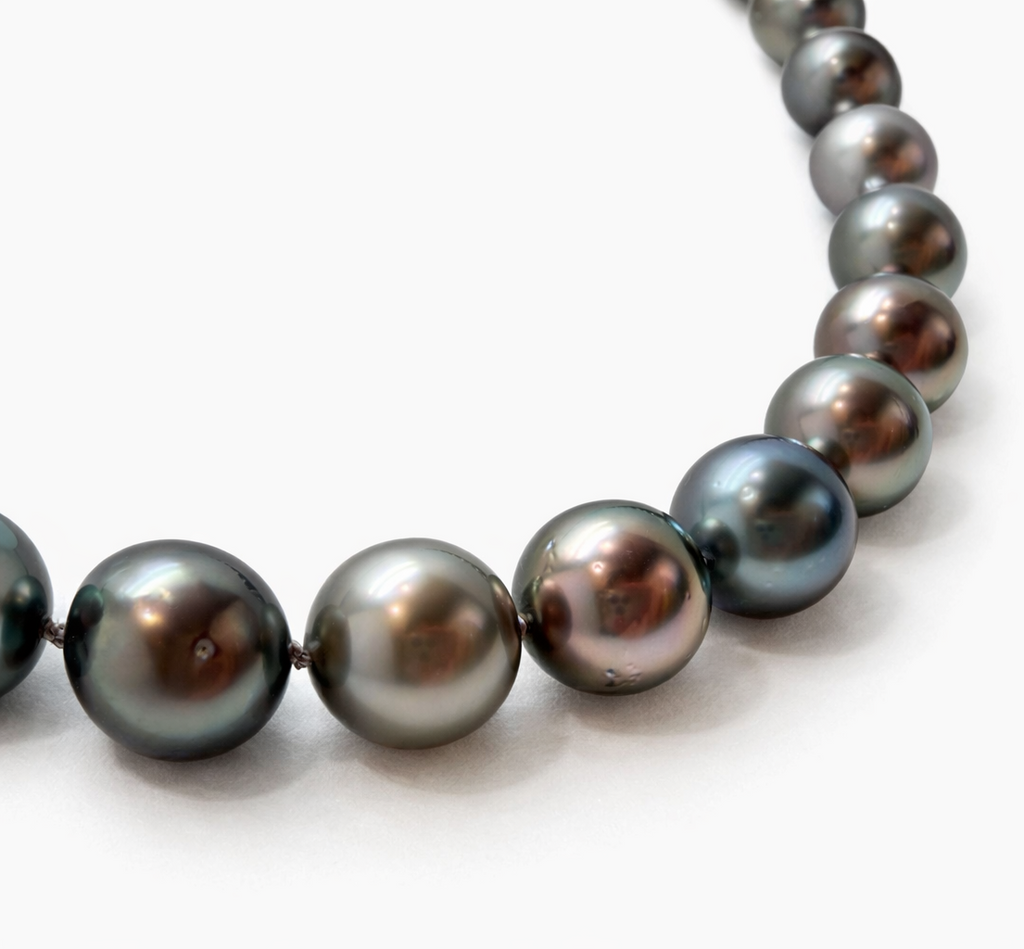 Tahitizucht-Perlencollier 9.9-10.9mm mit Silber Magnetschließe