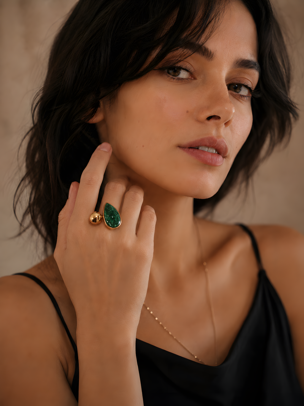 Ring mit Uwarowit in 18 Karat Gelbgold