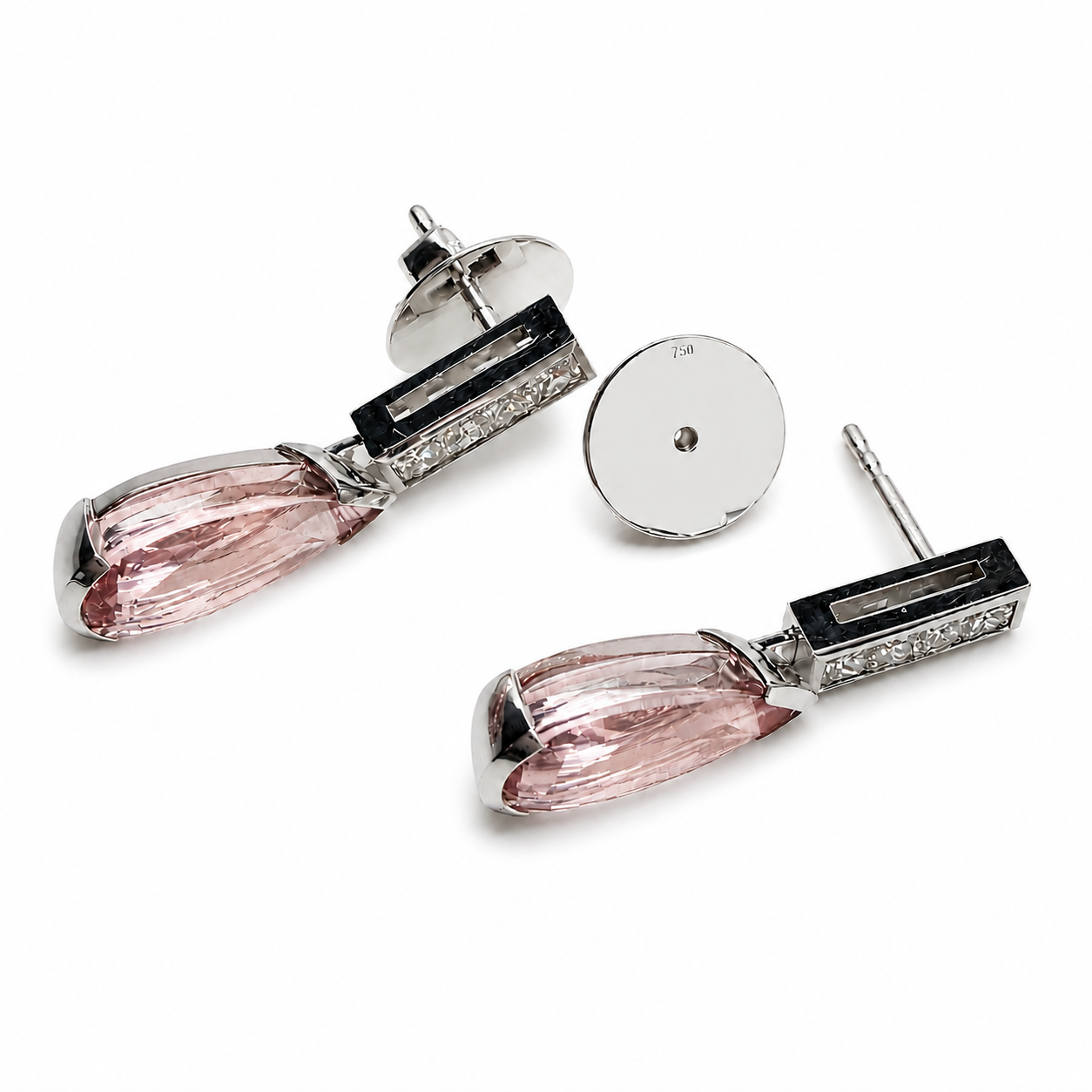 Ohrschmuck mit 5,26 ct. Morganit und 0,72 ct. Diamanten im Prinzessschliff in 18 Karat Weißgold handgefertigt