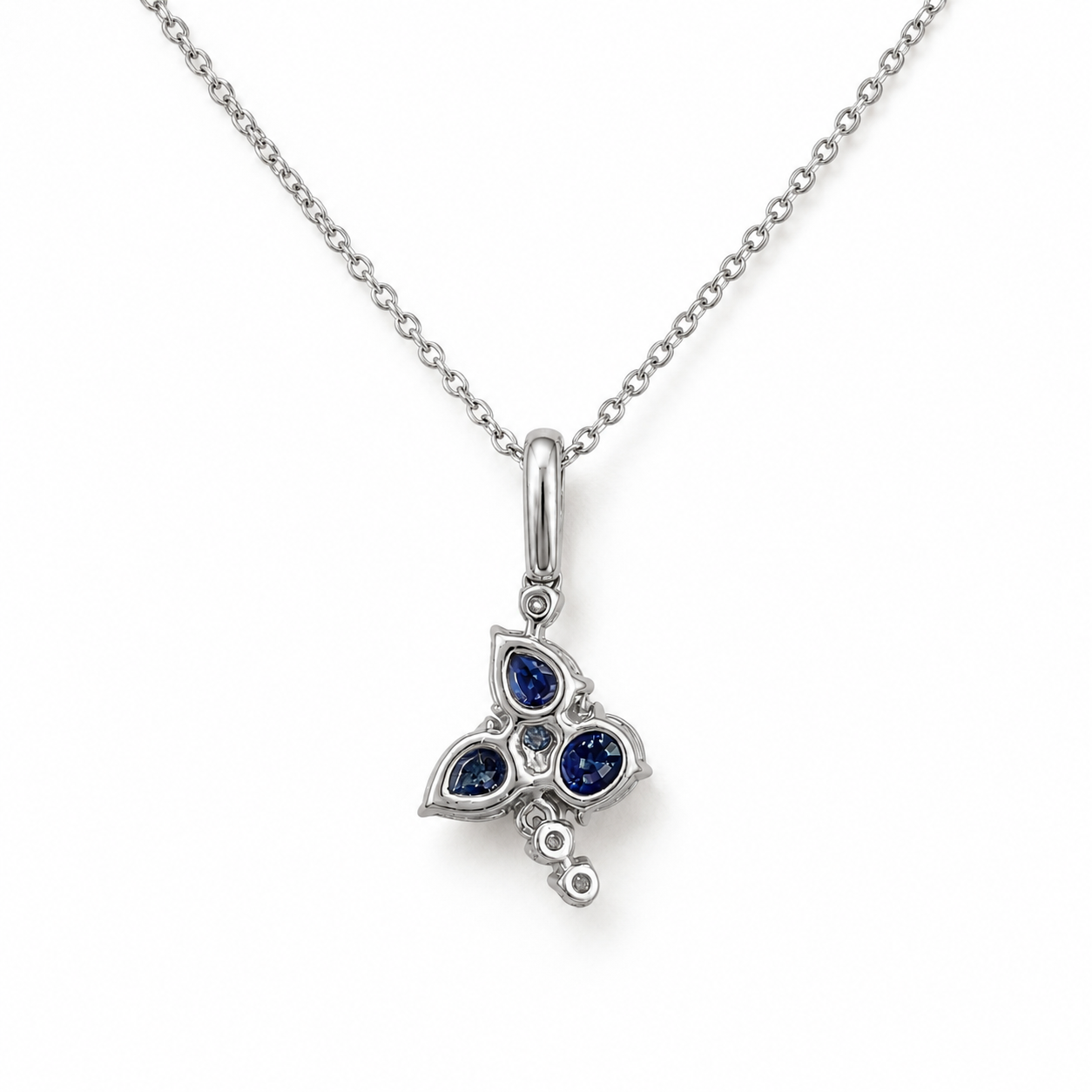 Anhänger mit Saphir 1,25ct. und Brillanten 0,09ct. in 18 Karat Weissgold