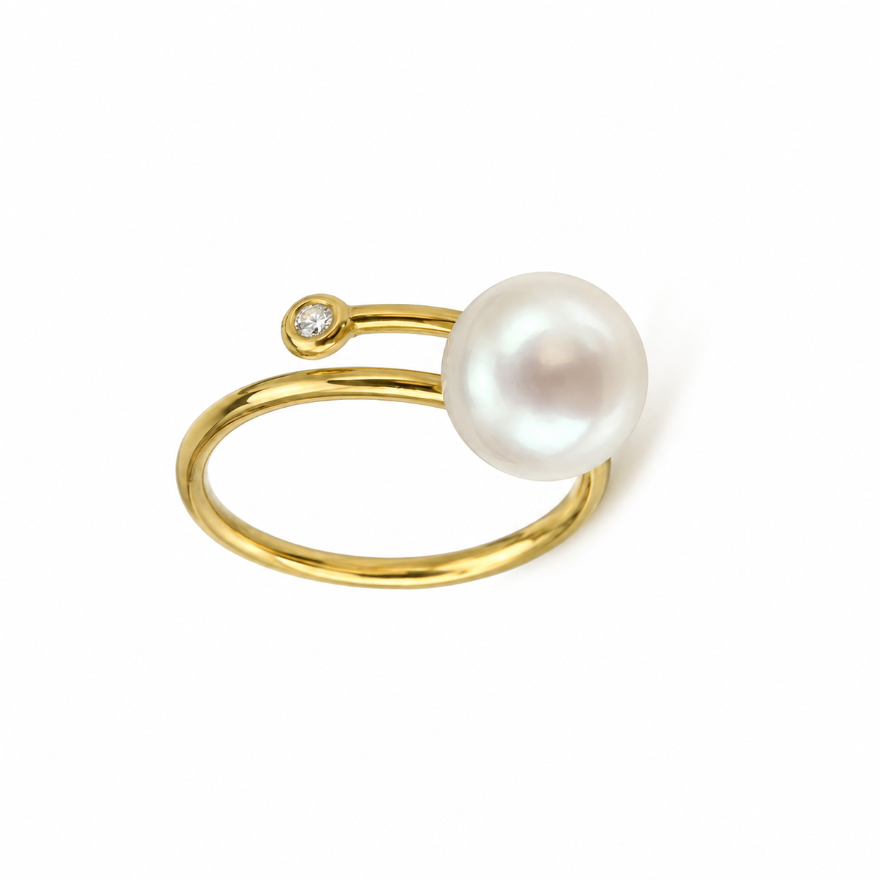 Ring mit Perle und Brillant 0,04ct in 18 Karat Gelbgold
