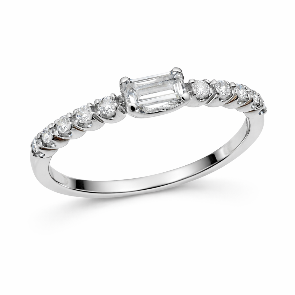 Ring in 18 Karat Weißgold und Diamant im Baguetteschliff 0,14 ct. und Brillanten 0,10 ct.