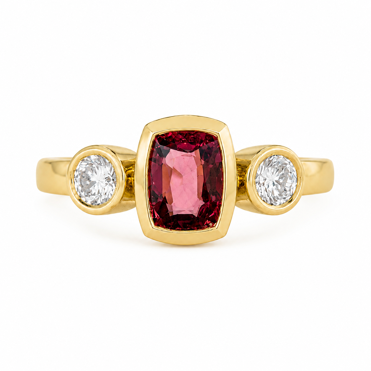 Ring mit Spinell 0,66ct. und Brillanten 0,44ct. in 18 Karat Gelbgold