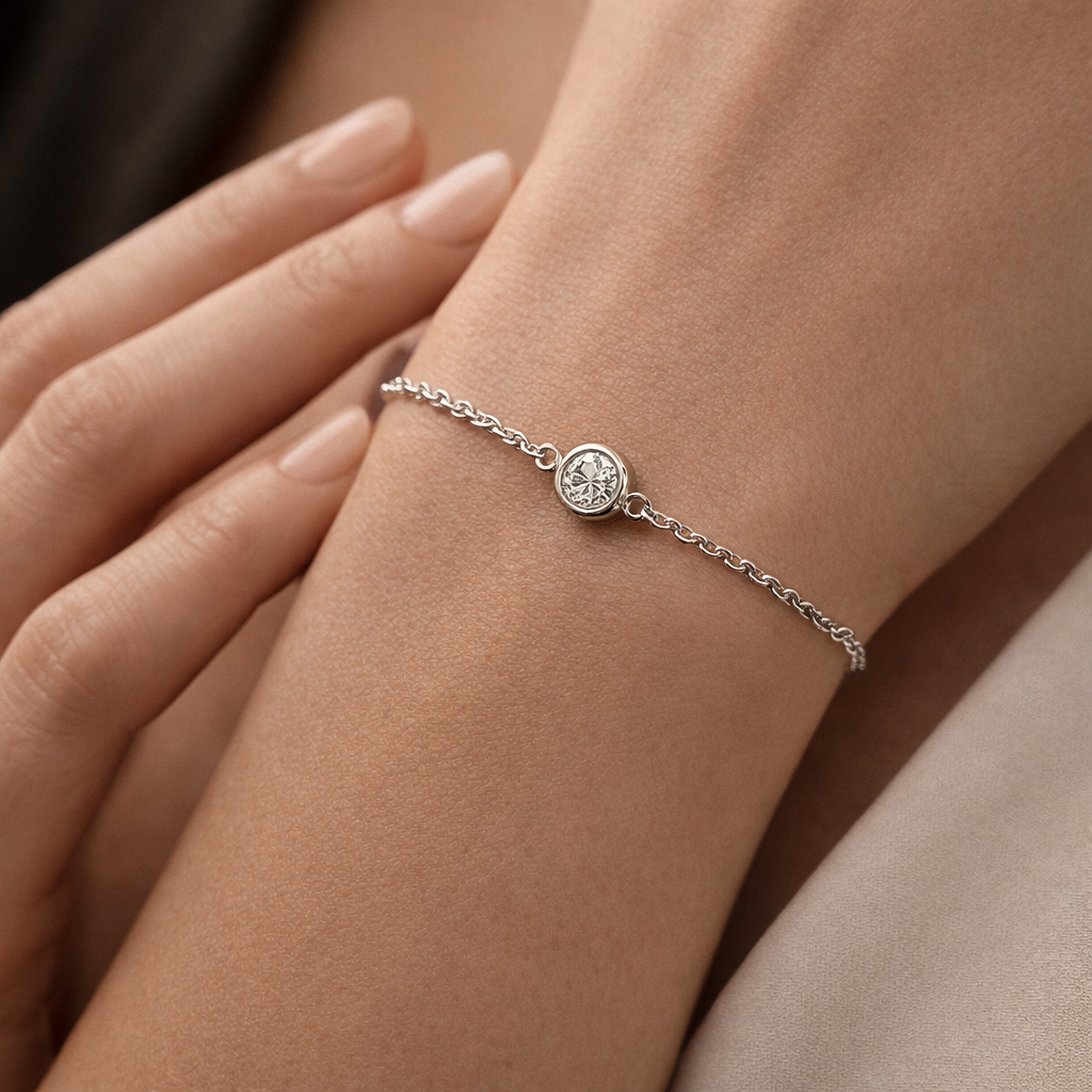 Armband mit Brillant 0,12 ct in 18 Karat Weißgold