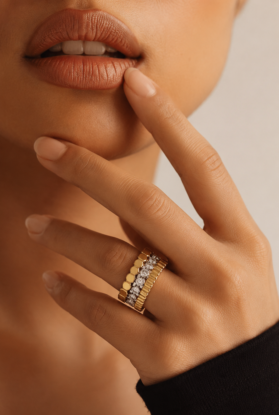 Ring mit drehbaren Schienen (individualisierbar) aus 18 Karat Gold mit 31 Brillanten 0,85 ct.