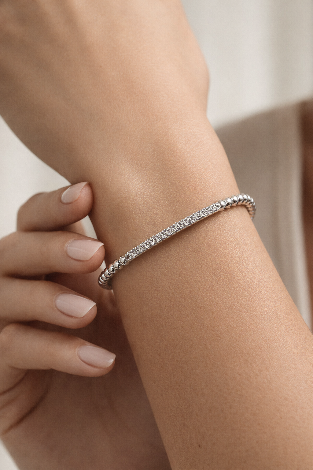Armspange in 18 Karat Weißgold mit Brillanten 0,20 ct