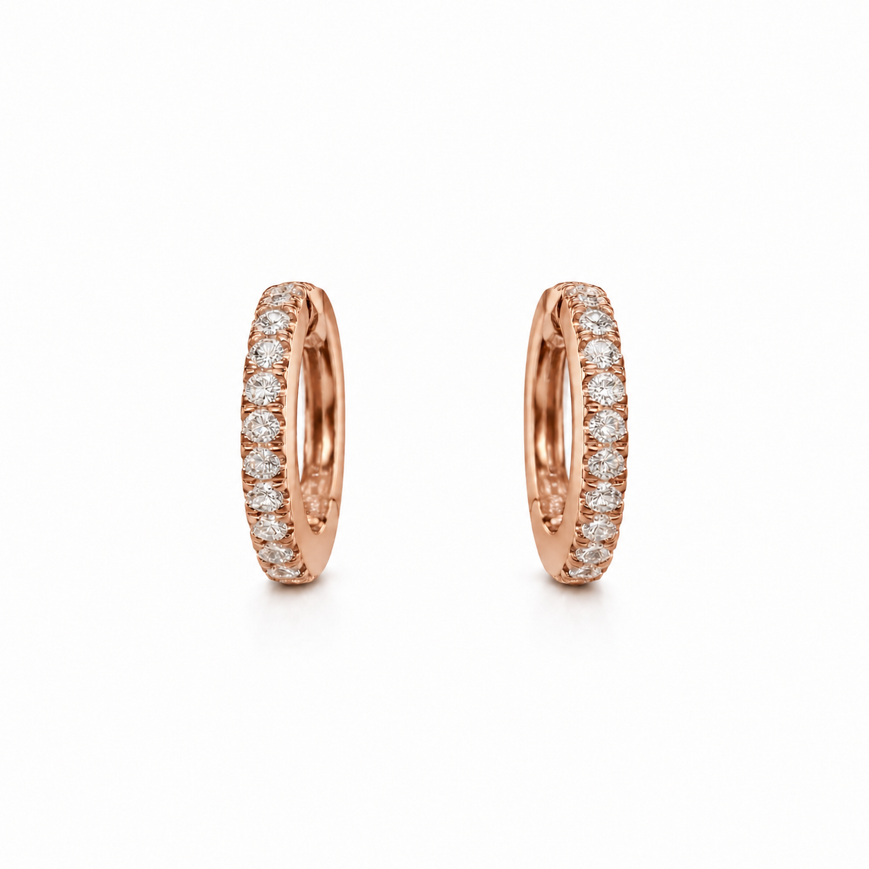 Creolen in 18 Karat Roségold mit Brillanten 0,18 ct