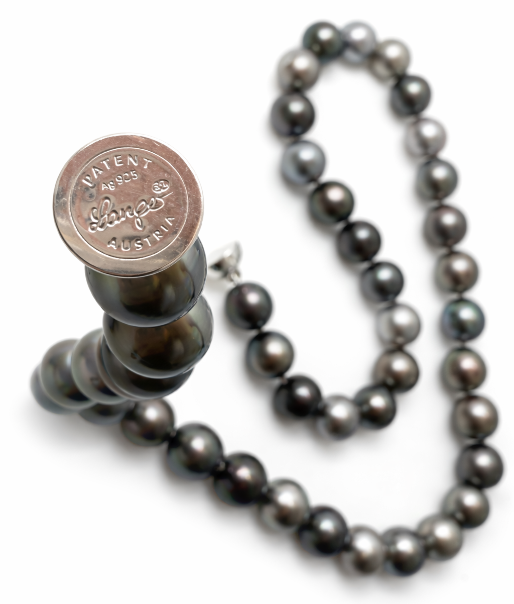 Tahitizucht-Perlencollier 9.9-10.9mm mit Silber Magnetschließe